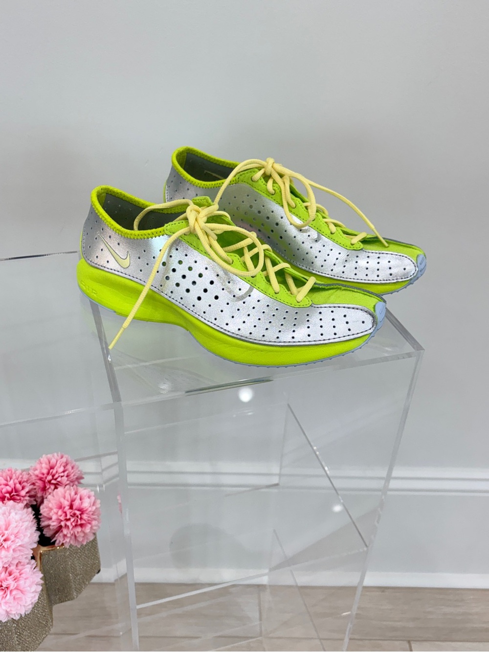 Nike Women's Silver & Neon Yellow-Lime Low Profile Sneaker
